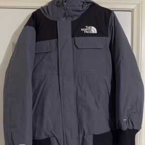 The North Face Men's Black and Gray Puffer Jacket